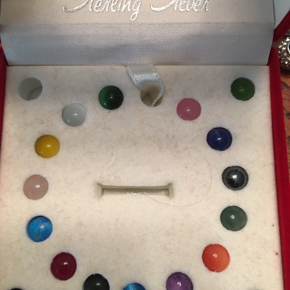 Ring - Picture 3 of 5